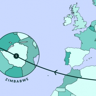 Une carte illustrant la plupart de l'Amérique du Nord, de l’Europe et une partie de l’Afrique. Une ligne traverse divers endroits de la carte.